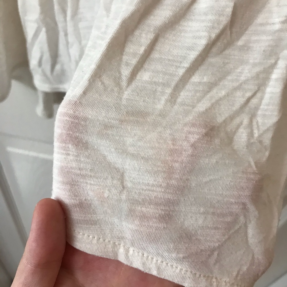 blouse with details - Picture 3 of 3